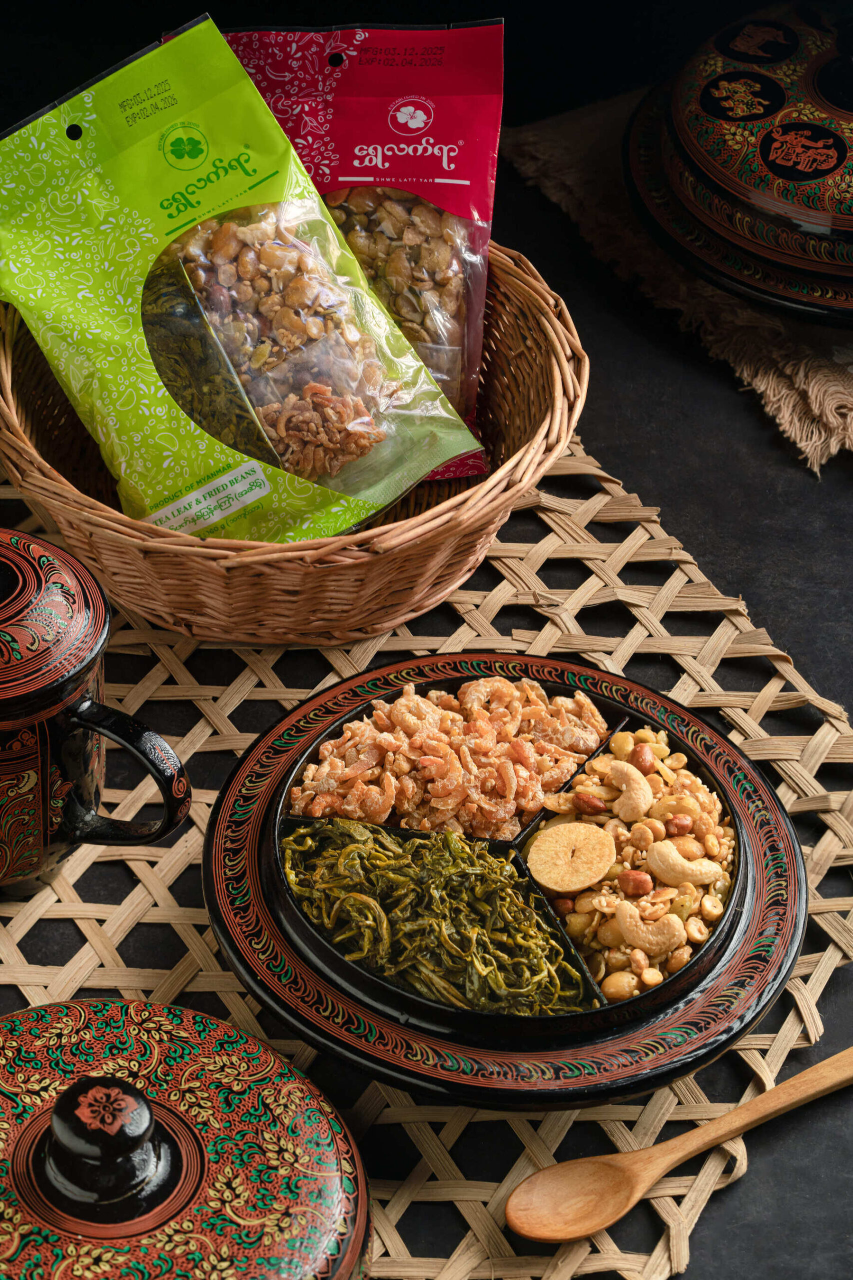 လက်ဖက်နှင့်နှစ်ပြန်ကြော် (အစိမ့်)